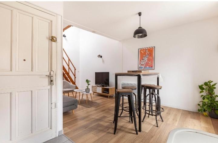 Le 7 Apartment Sete Bagian luar foto
